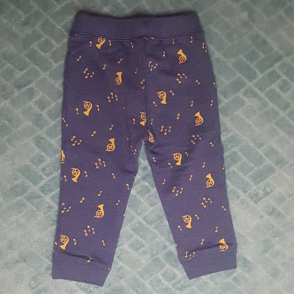 5/$25☘Musical Print Light Joggers 12-18m - Picture 3 of 4